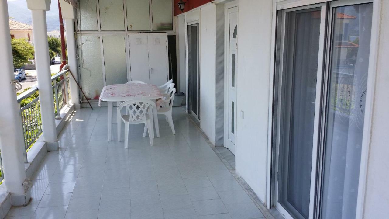 Grigorios Apartments Vrasná Exterior foto