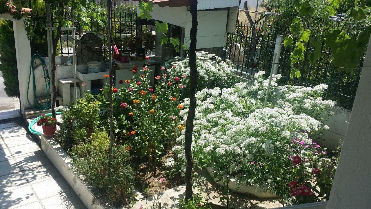 Grigorios Apartments Vrasná Exterior foto