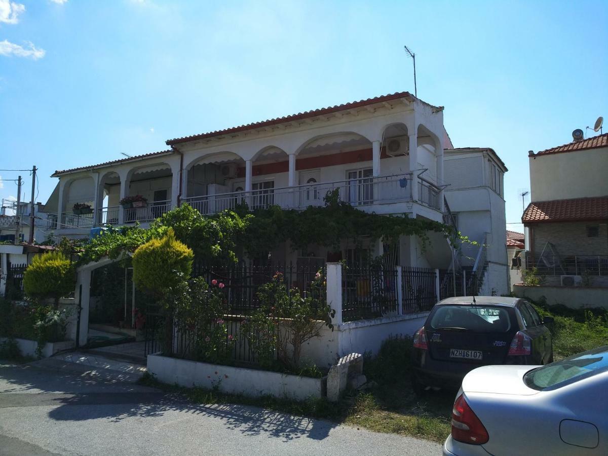 Grigorios Apartments Vrasná Exterior foto